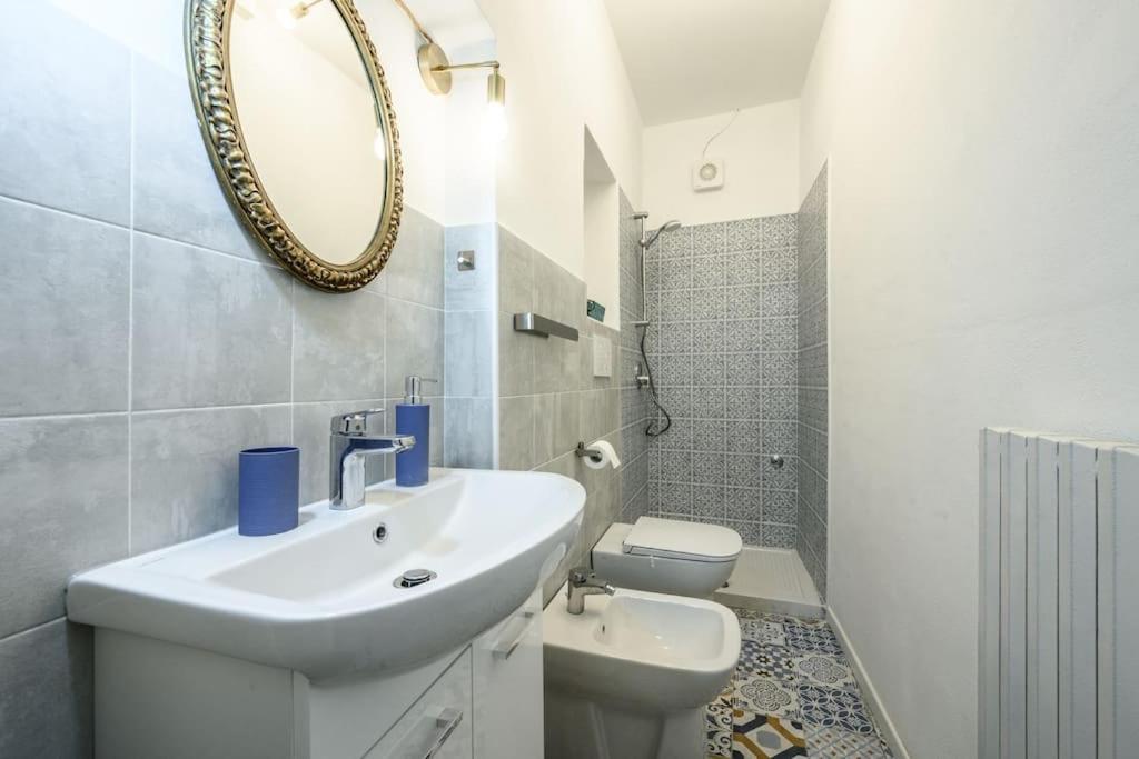 Le Finestre Sul Borgo 2 Appartement Parma Buitenkant foto