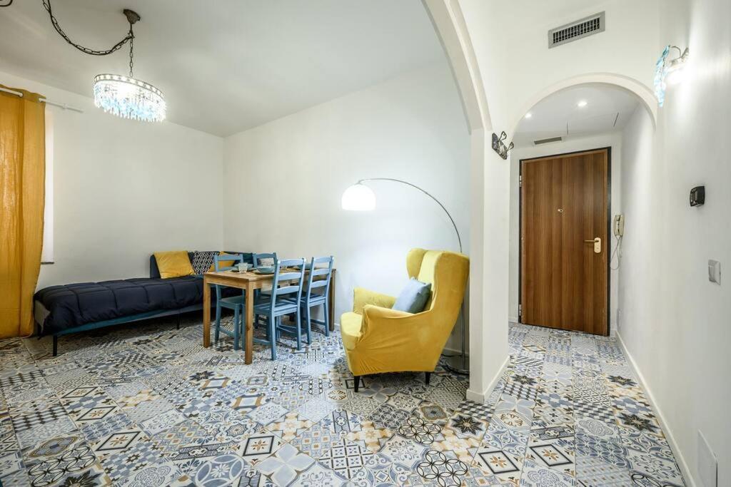 Le Finestre Sul Borgo 2 Appartement Parma Buitenkant foto