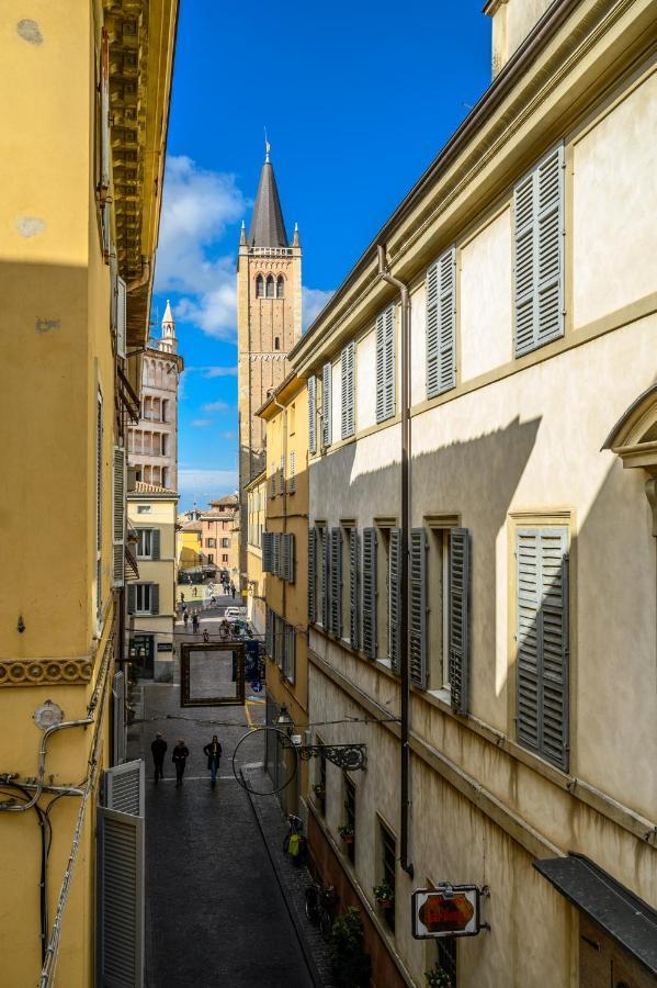 Le Finestre Sul Borgo 2 Appartement Parma Buitenkant foto