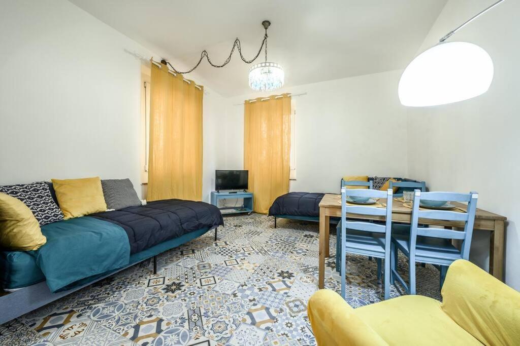 Le Finestre Sul Borgo 2 Appartement Parma Buitenkant foto