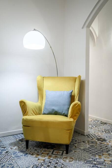 Le Finestre Sul Borgo 2 Appartement Parma Buitenkant foto