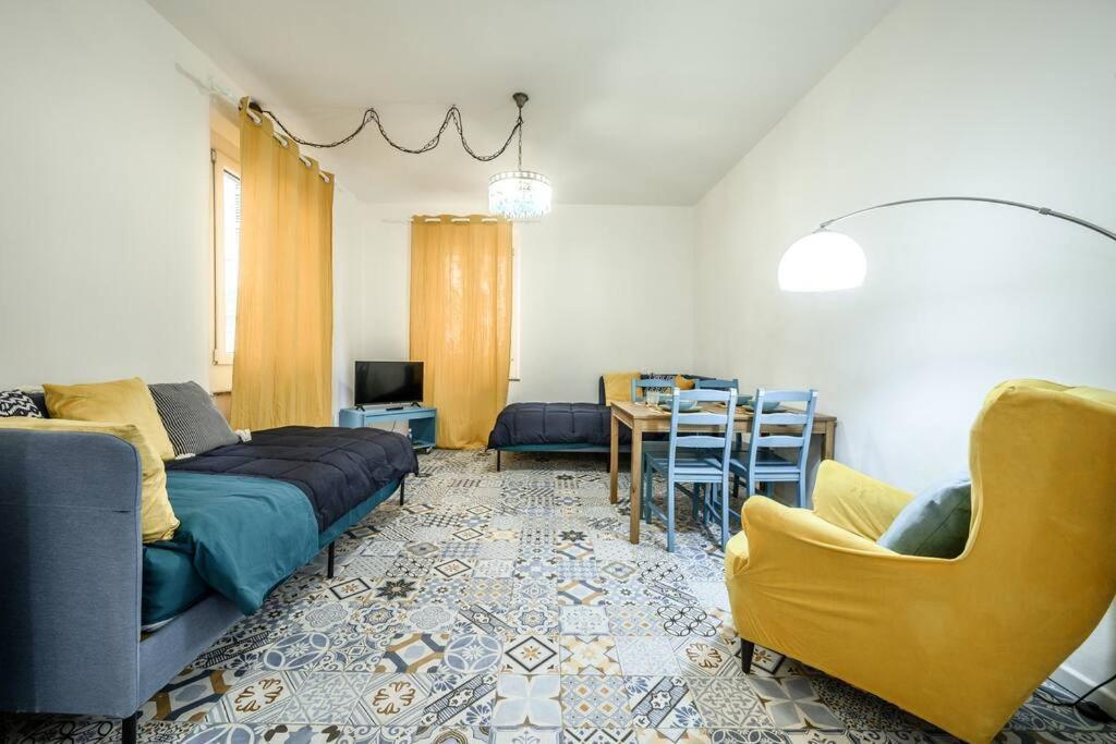 Le Finestre Sul Borgo 2 Appartement Parma Buitenkant foto